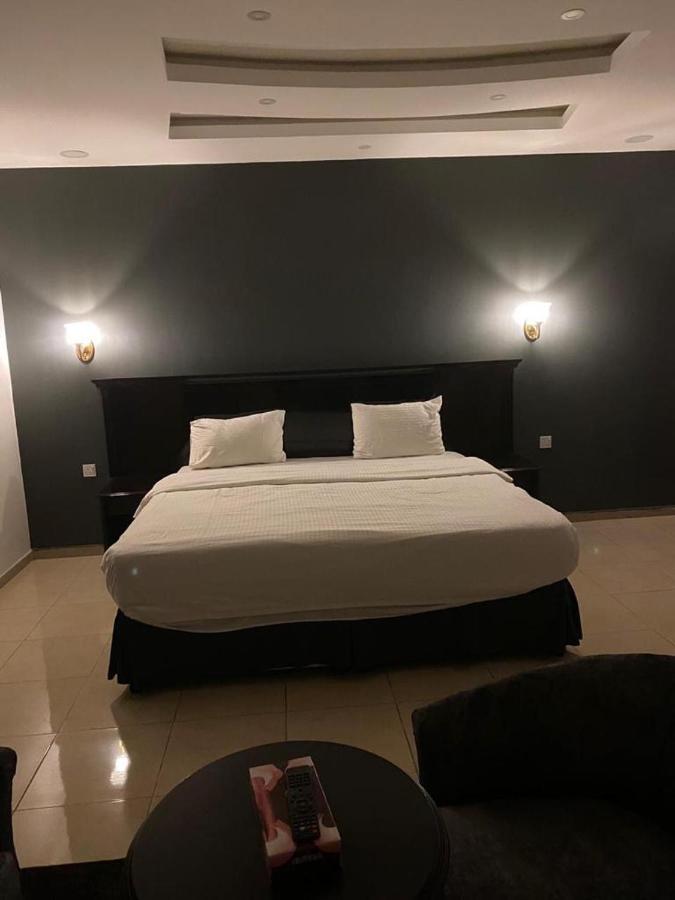 Al Fanar Al Alamaya 3- Hay'Aa Malakeya Entrance 廷布 外观 照片