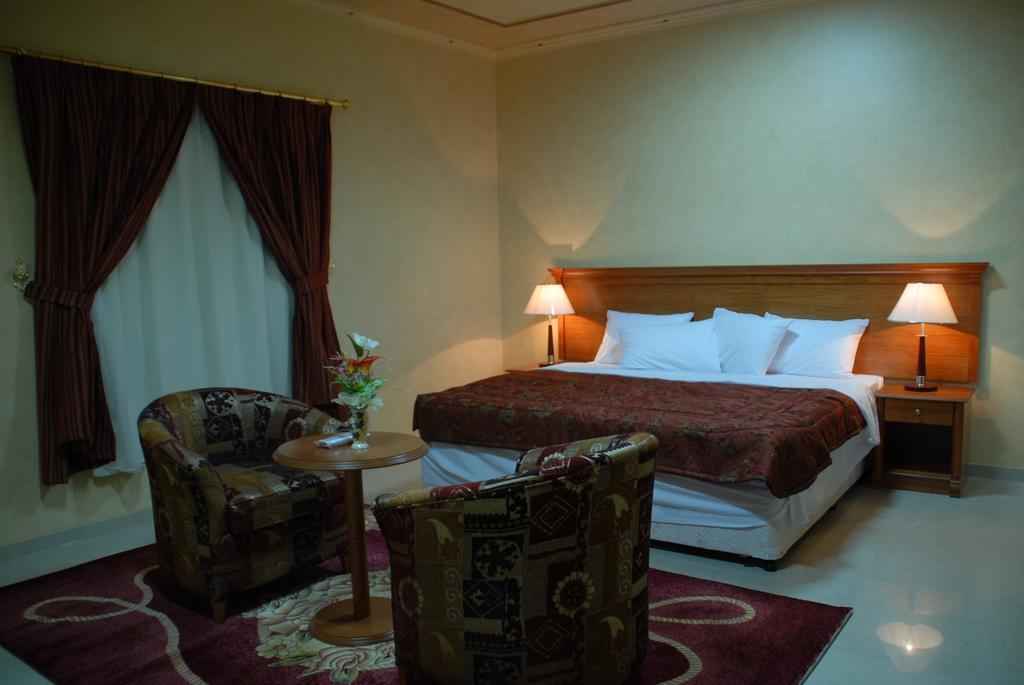 Al Fanar Al Alamaya 3- Hay'Aa Malakeya Entrance 廷布 外观 照片